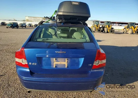 2006 Volvo S40 T5 z USA, uszkodzony, nr VIN YV1MS682562187506